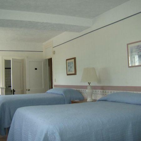 סיינט איגנס Boardwalk Inn מראה חיצוני תמונה