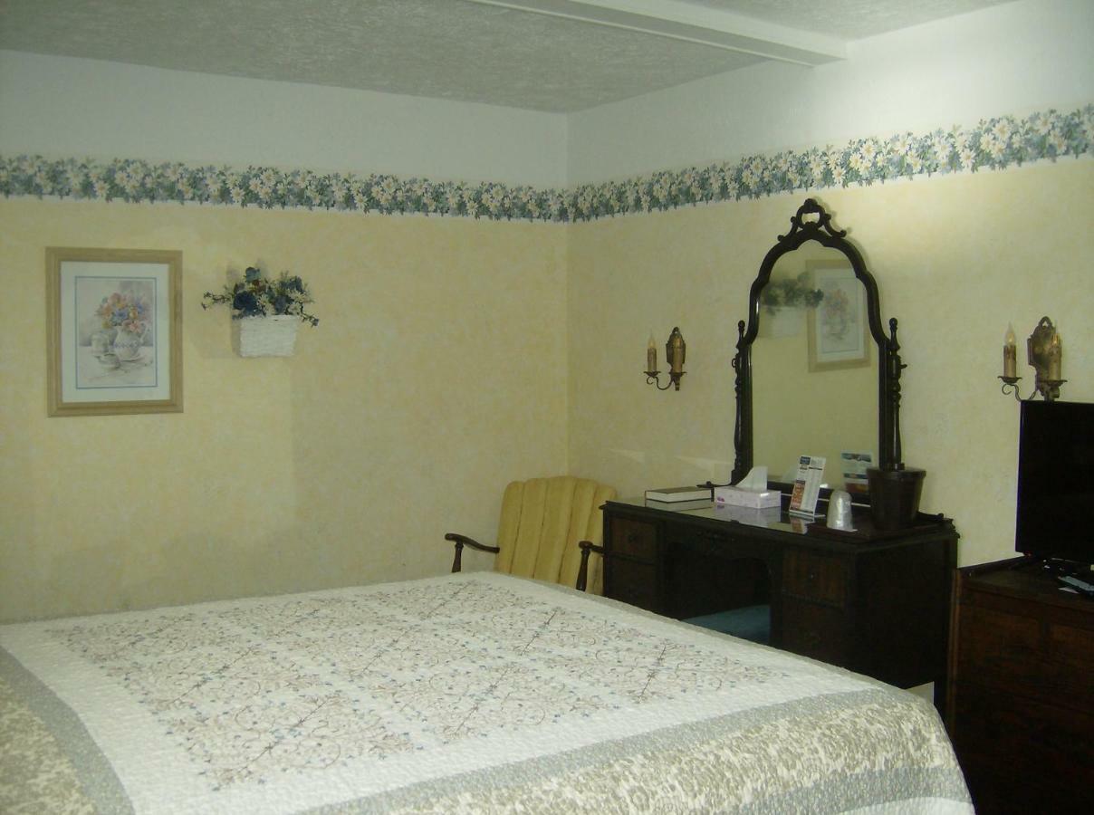 סיינט איגנס Boardwalk Inn מראה חיצוני תמונה