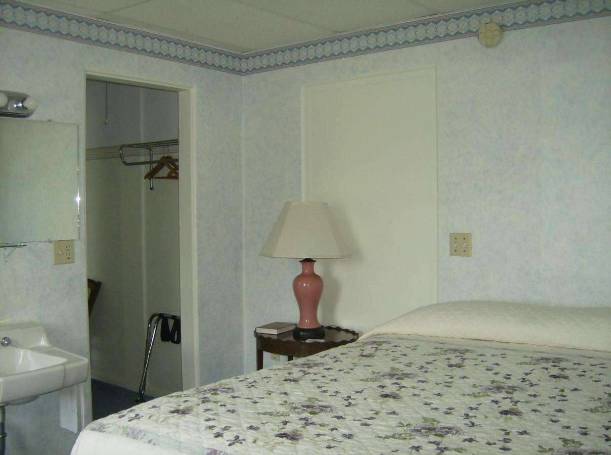 סיינט איגנס Boardwalk Inn מראה חיצוני תמונה