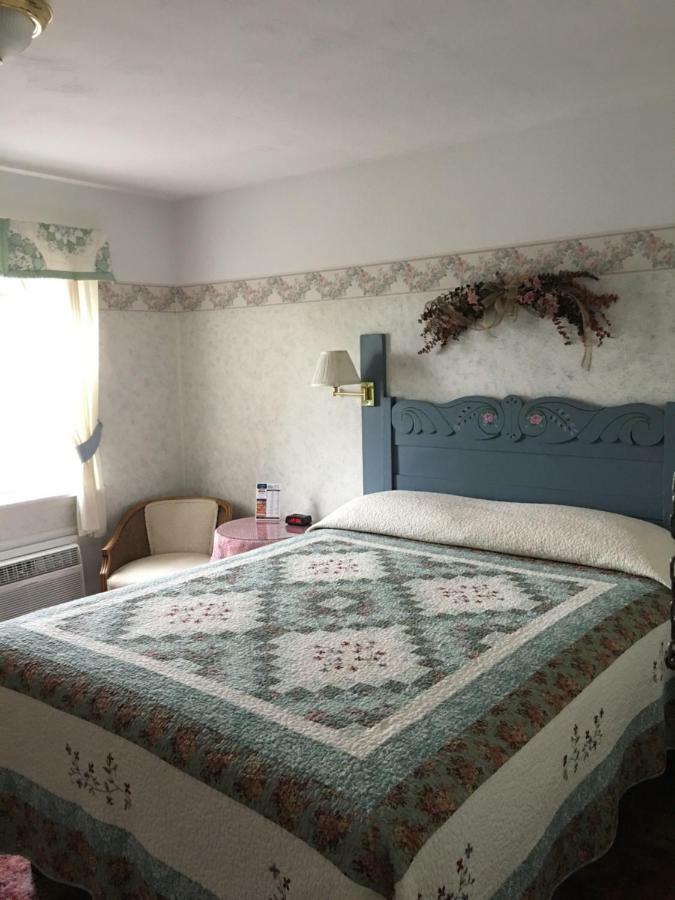 סיינט איגנס Boardwalk Inn מראה חיצוני תמונה